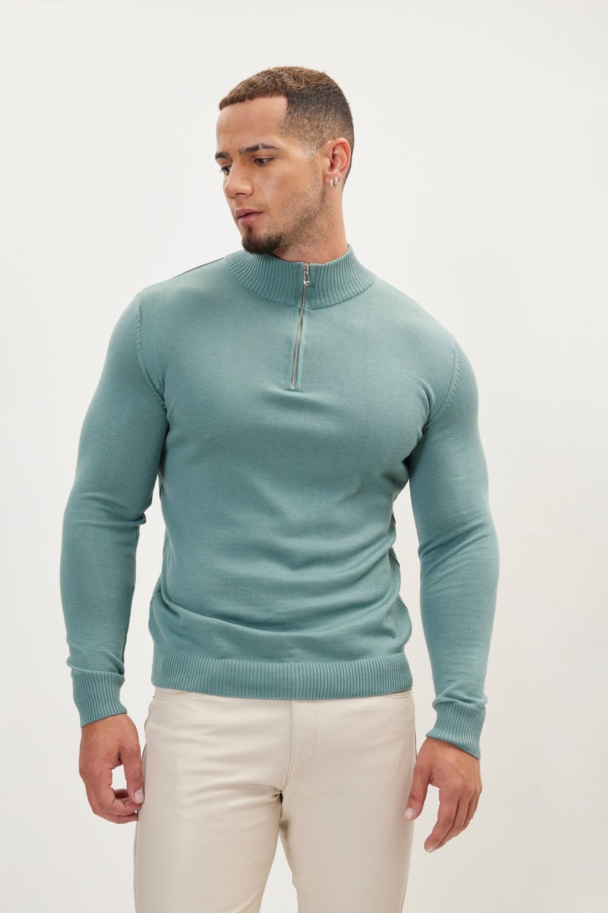 Men's Ribbed Knit Mock Neck Quarter-Zip Sweater – detail