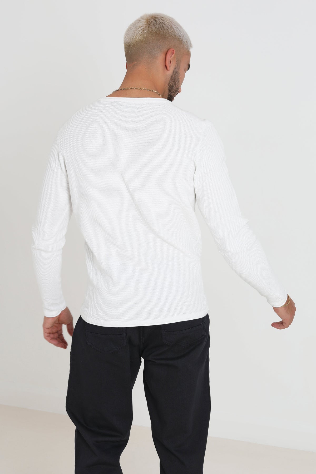 Men's Ribbed Knit Lightweight Sweater – detail